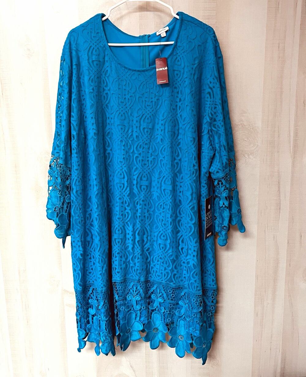 Avenue Blue Lace Dress - Size 30/32 - NWT